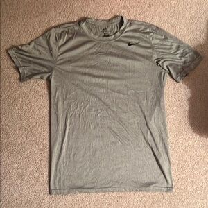 Nike Men's Gray T-Shirt
